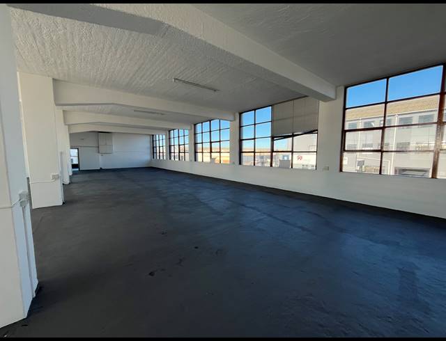 525M² WAREHOUSE TO LET IN PAARDEN EILAND